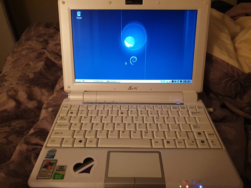 An EeePC 1000H running Debian Buster.